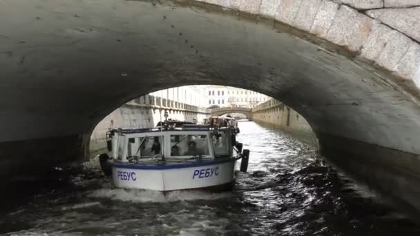 サンクト ・ ペテルブルクの水ツアー — ストック動画