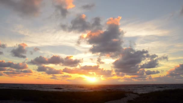 Bellissimo tramonto sul mare — Video Stock