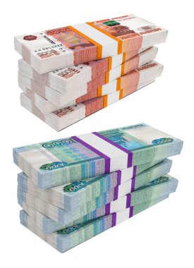 Rus rublesi banknotları beyaz arka planda istiflenir. 3B Görüntü