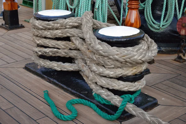 A bunch of rigging ropes — Stock Photo, Image