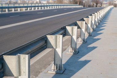 Otoban Köprüsü Emanet bariyer