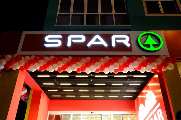 Opening SPAR supermarket. Kaliningrad — Stock Photo, Image