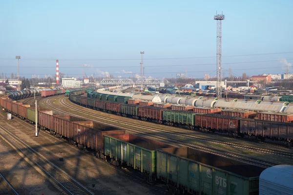 Wagens aan de spoorweg — Stockfoto