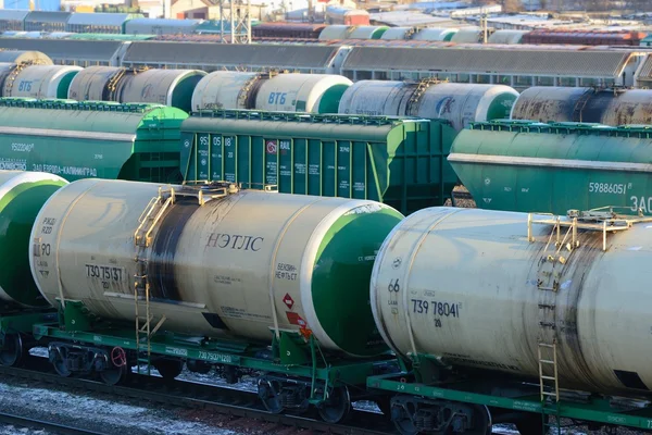 Vagones en el ferrocarril — Foto de Stock