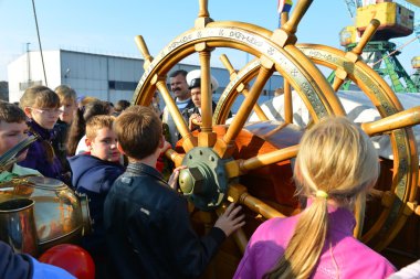 Balıkçı limanı Kruzenshtern direksiyon.