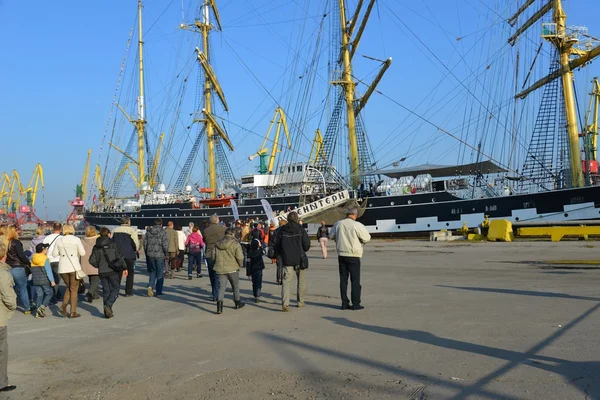 Nave russa alta Kruzenshtern, nel porto di pesca. Kaliningrad — Foto Stock
