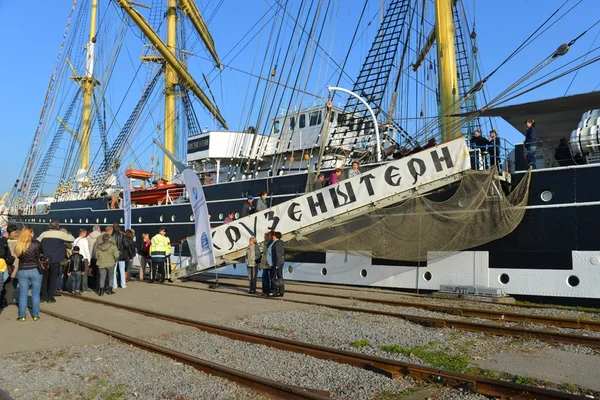 Russischer Großsegler kruzenshtern, im Fischereihafen. Kaliningrad — Stockfoto