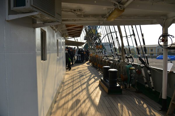 Русский корабль "Крузенштерн", в рыболовецком порту. Калининград
