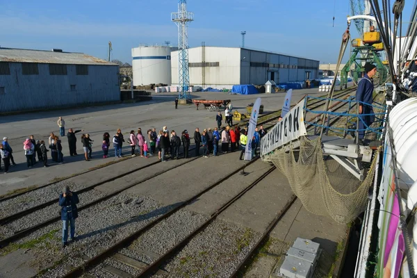 Kruzenshtern ex Padova, nel porto peschereccio. Kaliningrad — Foto Stock