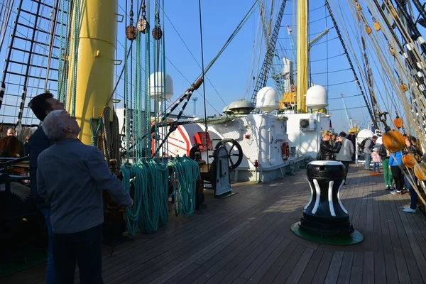 Kruzenshtern in the Fishing port. — Stock Photo, Image