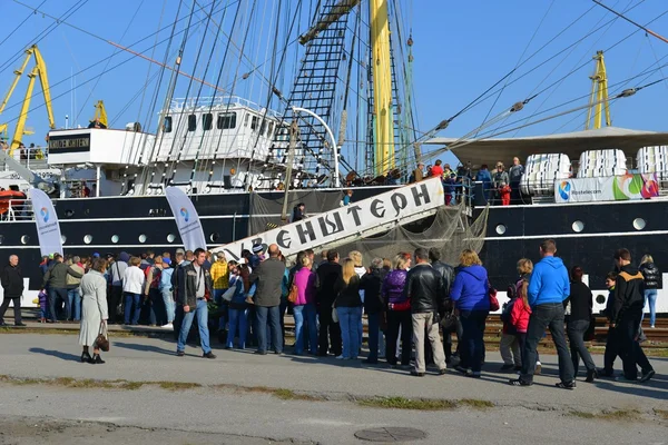 Kruzenshtern im Fischereihafen. — Stockfoto