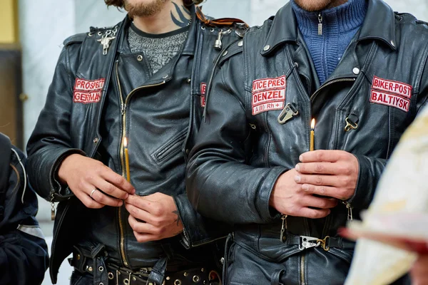 motosiklet ve rahip ilk geçit kaliningrad