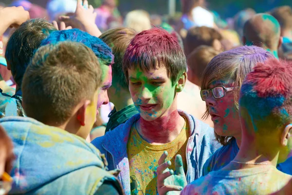 Holi Festival of Colors. Kaliningrad, Rusia — Fotografie, imagine de stoc