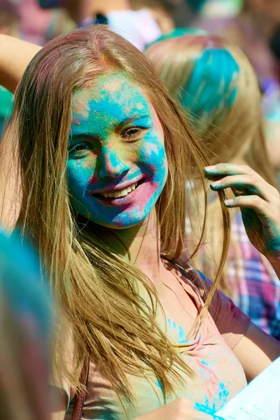 Holi φεστιβάλ των χρωμάτων. Καλίνινγκραντ, Ρωσία — Φωτογραφία Αρχείου