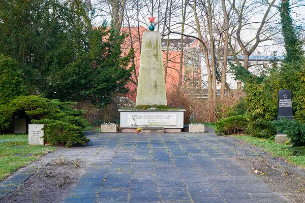 Memorial to Soviet soldier — Stock Photo, Image