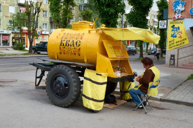 Ulusal Rus içki Kvas sokaklarda ticaret