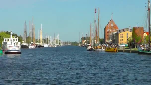 Haven aan de rivier de Ryck. Greifswald — Stockvideo