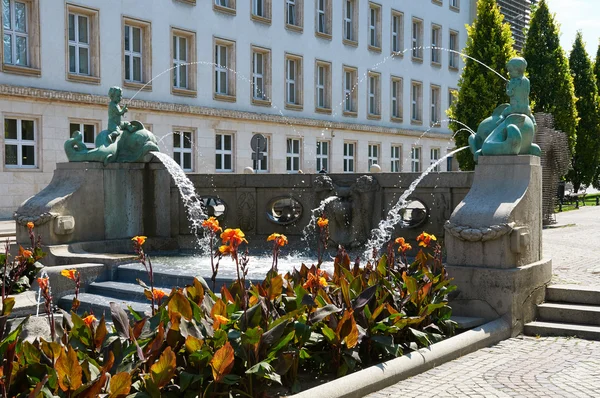 Kronthal fountain or fountain with dolphins. Poznan — Stock Photo, Image