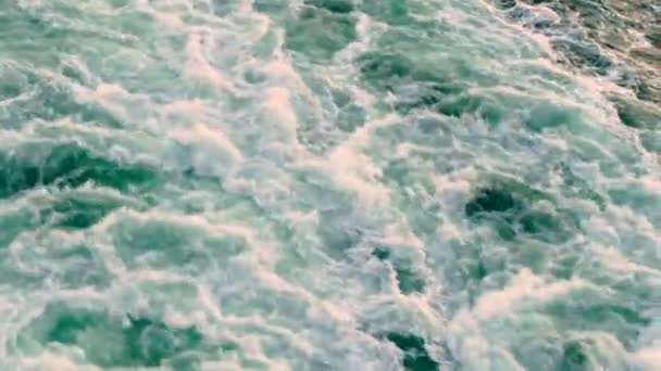 Abstrakta Vattenströmmar Från Fartygets Kölvatten Havet — Stockvideo