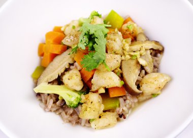 Haşlanmış pirinç içinde birçok madde