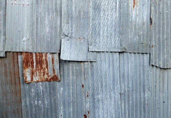 Rezavá kovová textura z vlnitého plechu — Stock fotografie