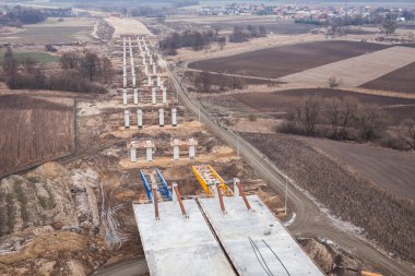 Otoyol köprüsü yapım aşamasında