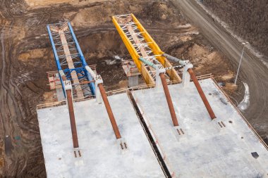 Otoyol köprüsü yapım aşamasında