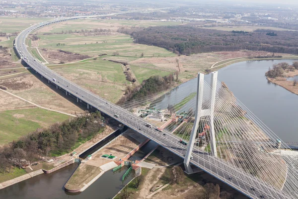 Silniční most ve městě Wroclaw — Stock fotografie