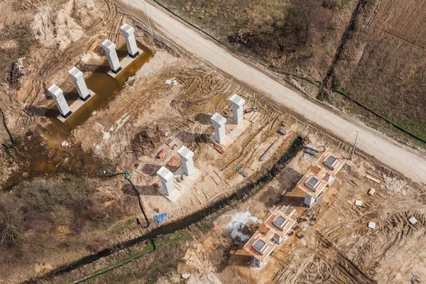 Otoyol köprüsü yapım aşamasında 