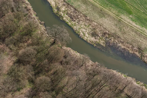 Fluss- und Erntefelder — Stockfoto