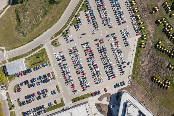 Přeplněné parkoviště v Polsku — Stock fotografie