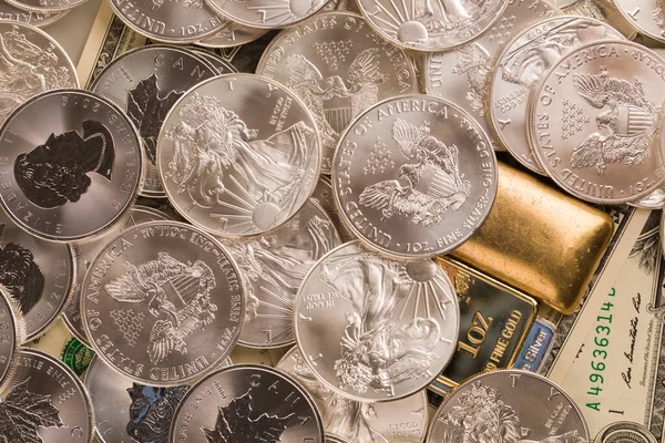 Masada gümüş ve altın külçeleri