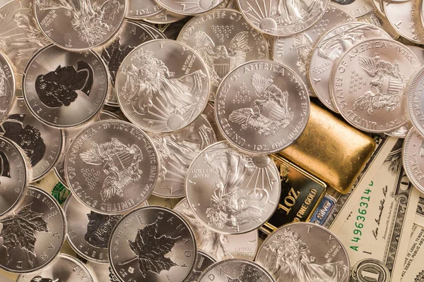 Masada gümüş ve altın külçeleri