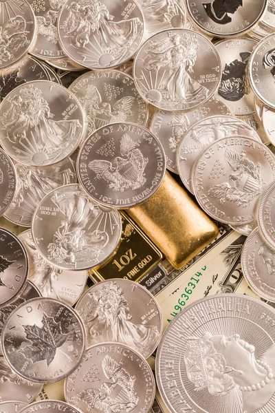 Masada gümüş ve altın külçeleri