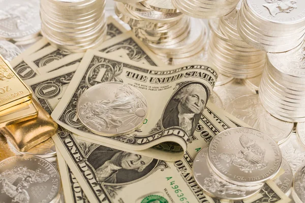 Silver Gold Bullion Table — Stock Photo, Image