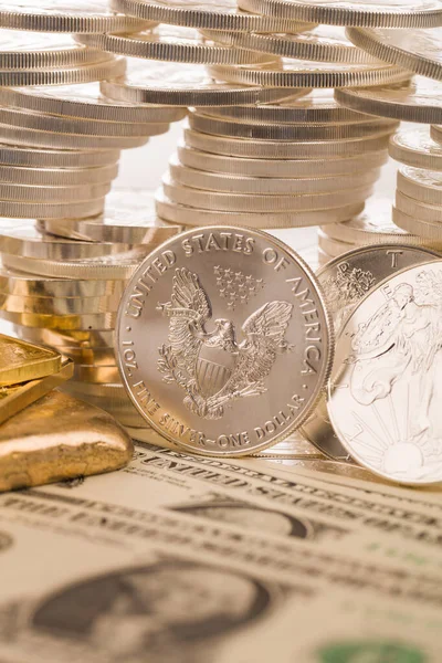 Silver Gold Bullion Table — Stock Photo, Image