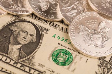 Masada gümüş ve altın külçeleri