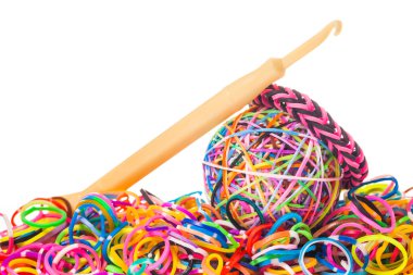 renkli merak tezgah bant lastik top beyaz izole