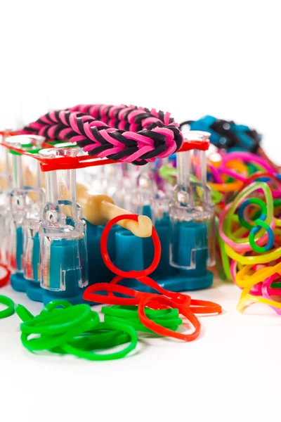 renkli merak tezgah bant lastik top beyaz izole