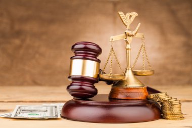 Yargıç tokmak para ile