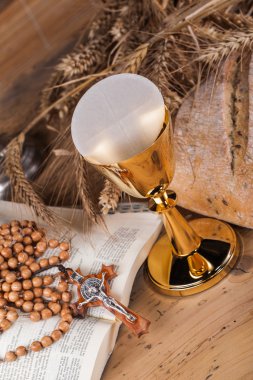 Haç ve kutsal komünyon