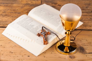 Haç ve kutsal komünyon