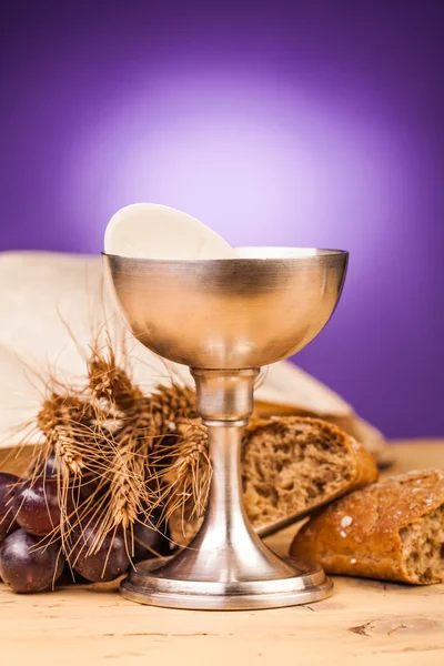 聖体拝領のパンとぶどう — ストック写真