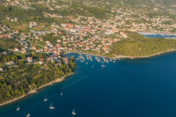 Letecký pohled na linie pobřeží Chorvatska — Stock fotografie