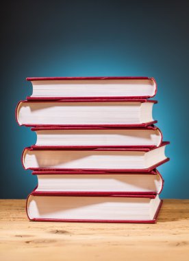yığın kitap ahşap tablo