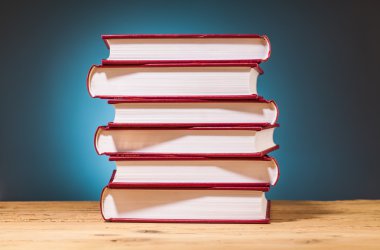 yığın kitap ahşap tablo