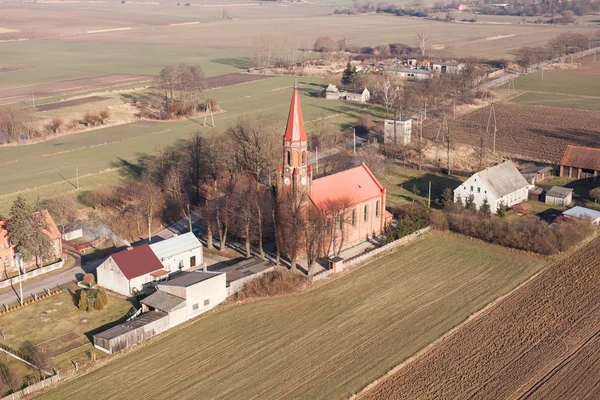 Christelijke kerk in Strzyzew dorp — Stockfoto