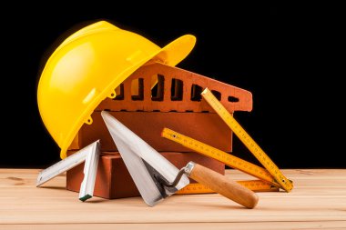 Siyah arka plan üzerine Builder araçları