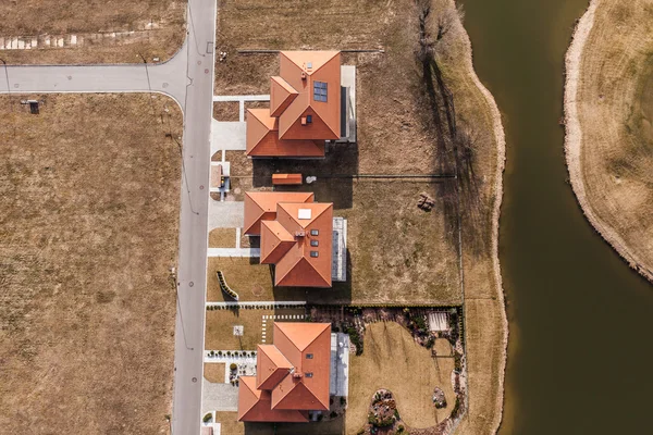 Vista aérea sobre campo de golf y casas —  Fotos de Stock