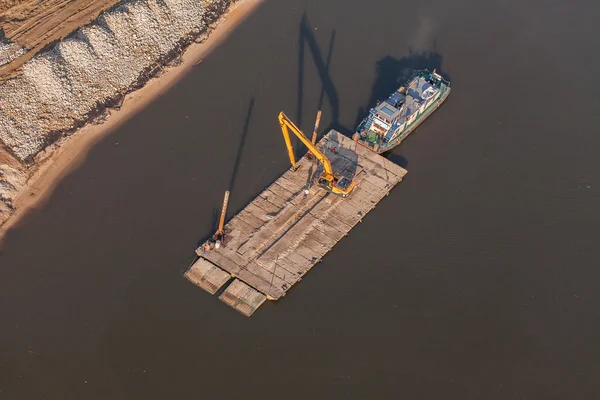 Vista aérea de una barcaza —  Fotos de Stock
